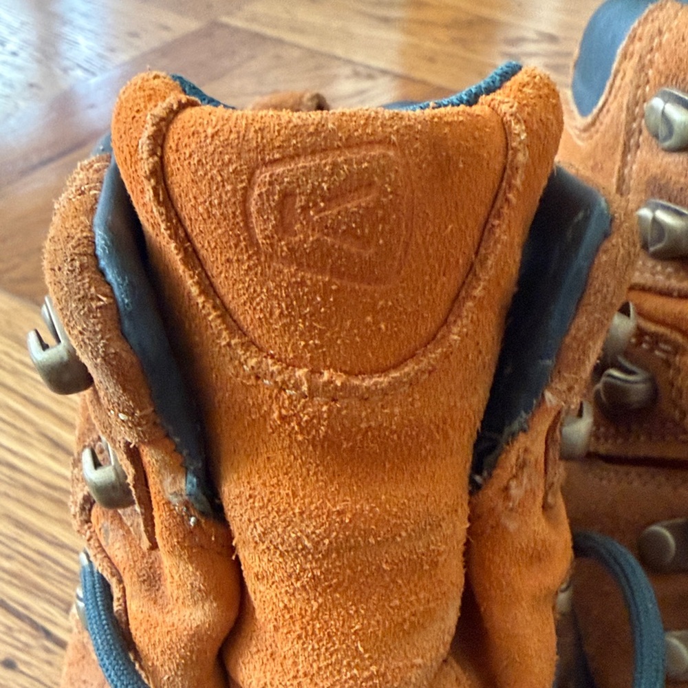 Keen Tan and Black Athletic Shoes - Picture 2 of 7